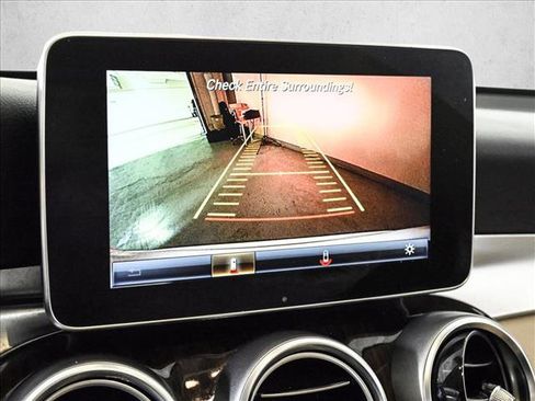 Used 2018 Mercedes-Benz GLC 300 4MATIC image 15