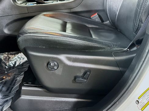 Used 2019 Jeep Grand Cherokee Limited AWD/4WD image 19