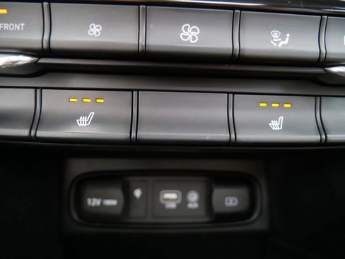 Used 2020 Hyundai Santa Fe SEL image 29