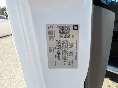 Used 2024 Chevrolet Express 3500 LS image 62