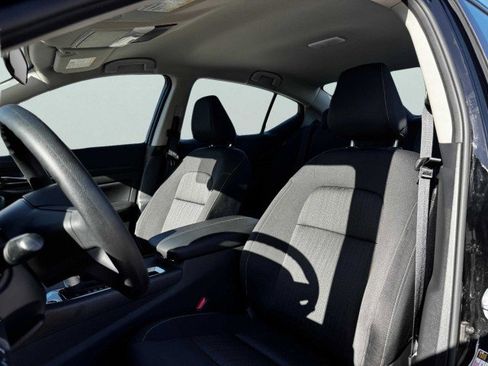 Used 2025 Nissan Altima 2.5 SV image 10