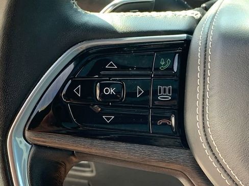 Used 2022 Jeep Grand Cherokee L Overland w/ Luxury Tech Group IV image 31