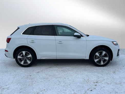 Used 2023 Audi Q5 2.0T Premium w/ Convenience Package image 2