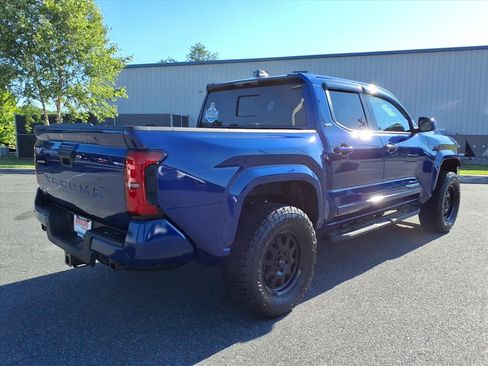 Used 2024 Toyota Tacoma SR5 AWD/4WD image 4