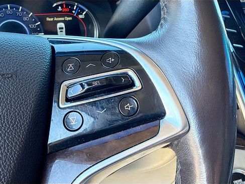 Used 2017 Cadillac Escalade Premium Luxury image 39