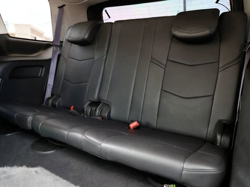 Used 2016 Cadillac Escalade 2WD image 25