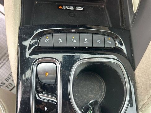 Used 2022 Buick Envision Avenir w/ Technology Package II image 27