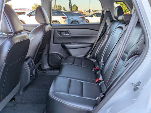 Certified 2025 Nissan Rogue SL image 15