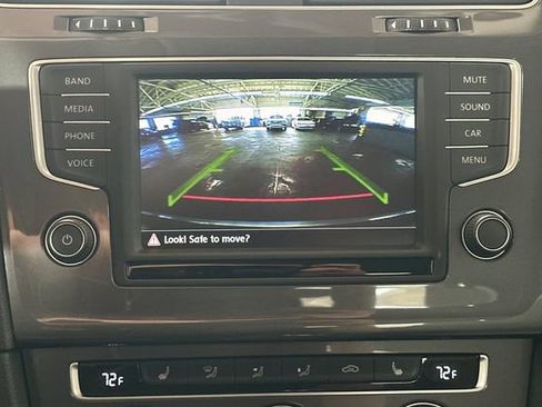 Used 2016 Volkswagen e-Golf SE image 23