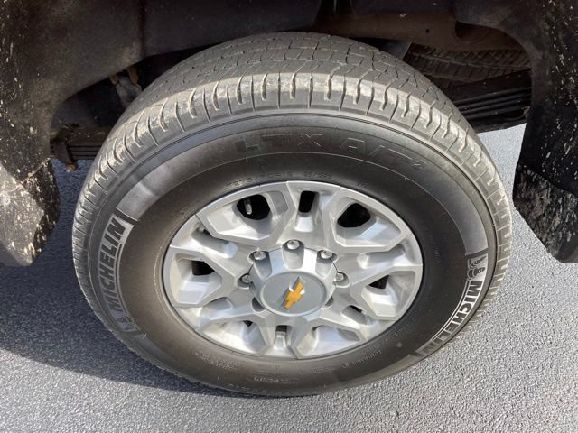 Used 2024 Chevrolet Silverado 2500 LTZ AWD/4WD image 11