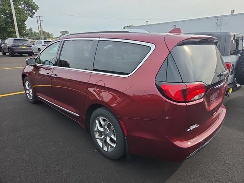 Used 2020 Chrysler Pacifica Limited FWD image 2