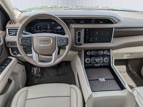 Used 2022 GMC Yukon XL Denali w/ Max Trailering Package AWD/4WD image 18