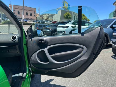 Used 2017 smart fortwo electric drive RWD image 20