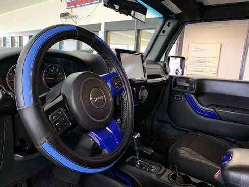 Used 2015 Jeep Wrangler Unlimited Sport w/ Quick Order Package 24S AWD/4WD image 7