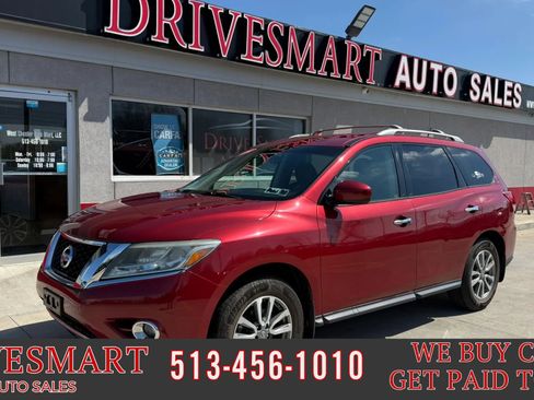Used 2014 Nissan Pathfinder SV image 1