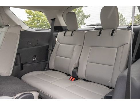 Used 2025 Ford Explorer Active w/ Active Comfort Package AWD/4WD image 15
