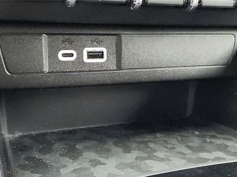 Used 2024 GMC Canyon Elevation image 37