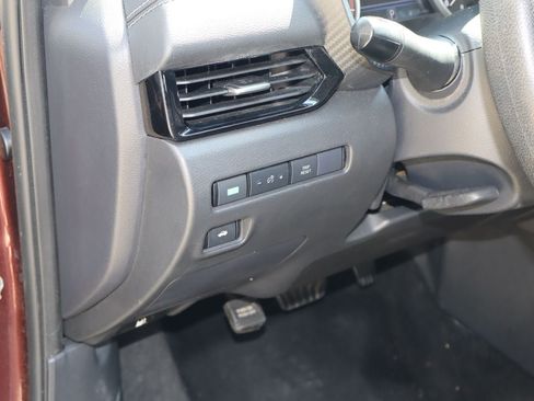 Used 2024 Nissan Sentra SV FWD image 21