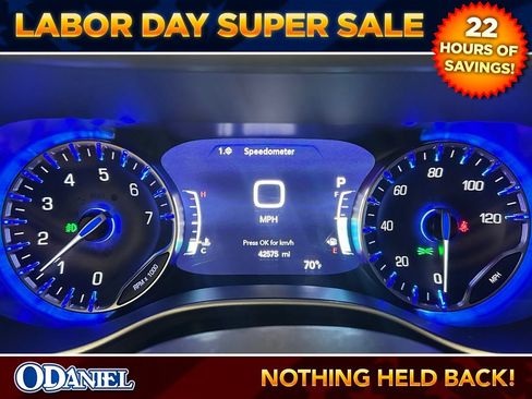 Used 2025 Chrysler Pacifica Select FWD image 15