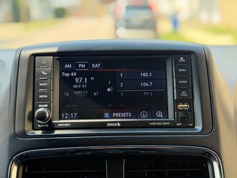 Used 2019 Dodge Grand Caravan SE FWD image 29