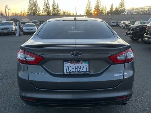 Used 2014 Ford Fusion SE image 5