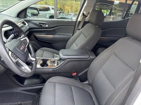 Used 2023 GMC Acadia SLE w/ Driver Convenience Package AWD/4WD image 9