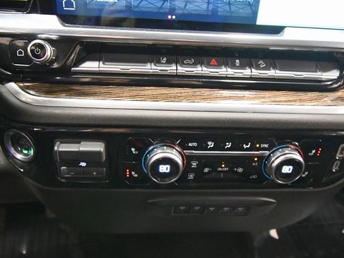 Used 2024 GMC Sierra 3500 SLE image 23