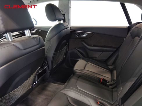 Used 2019 Audi Q8 Prestige image 32