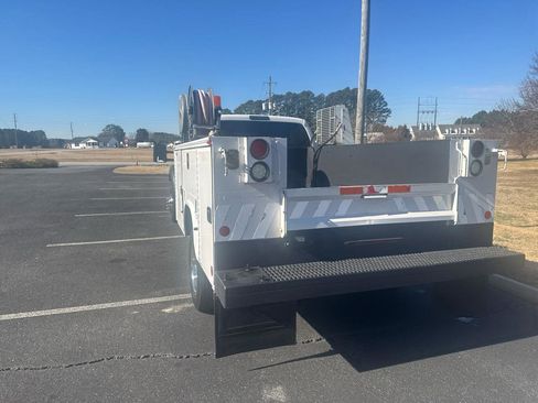 Used 2015 Ford F550 Crew Cab DRW 2WD image 5