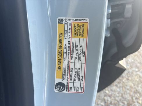 Certified 2024 Cadillac Lyriq Luxury AWD/4WD image 35