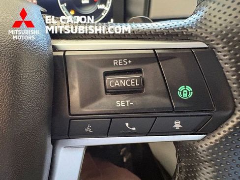 Used 2024 Mitsubishi Outlander SEL AWD/4WD image 23