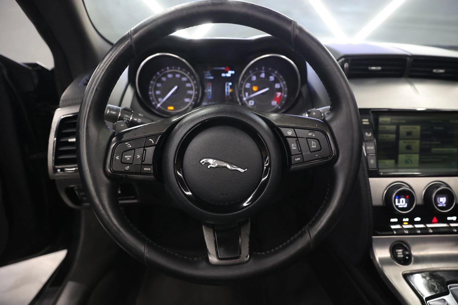 Used 2014 Jaguar F-TYPE Convertible RWD image 24