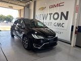 Used 2017 Chrysler Pacifica Limited w/ UConnect Theater Package image 2