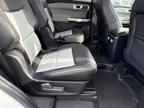 Used 2023 Ford Explorer XLT w/ Equipment Group 202A image 15