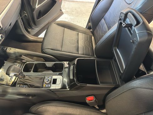 Used 2020 Kia Telluride SX w/ SX Prestige Package AWD/4WD image 19