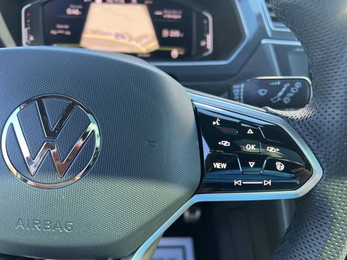 Used 2022 Volkswagen Tiguan SEL R-Line image 24