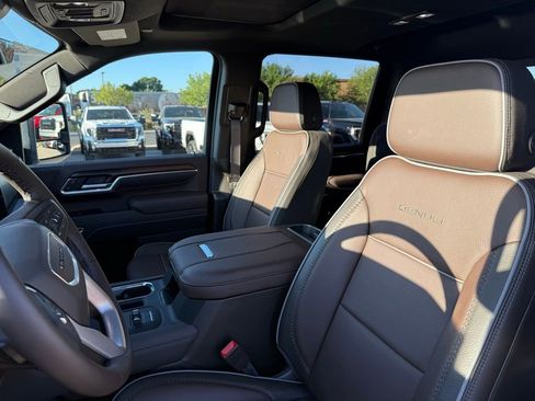 New 2026 GMC Sierra 3500 Denali w/ Denali Reserve Package image 13