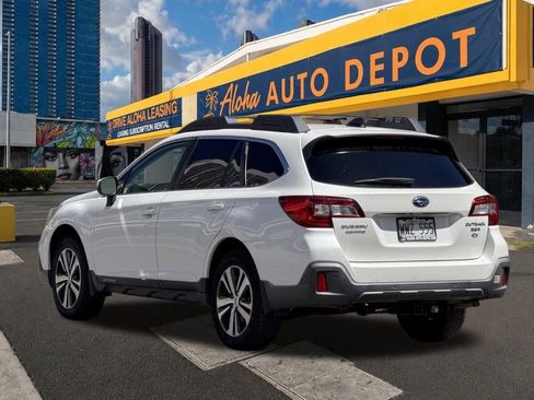 Used 2018 Subaru Outback 3.6R Limited AWD/4WD image 3