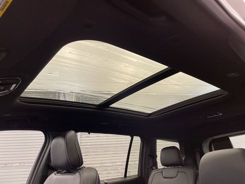 New 2025 Jeep Grand Cherokee L Limited w/ Luxury Tech Group II image 18