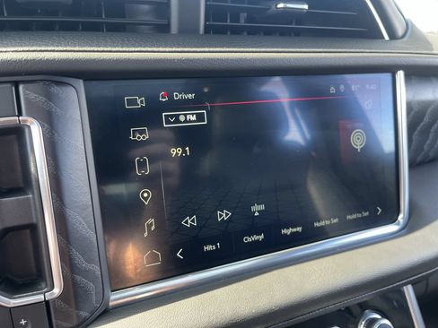 Used 2024 GMC Yukon Denali AWD/4WD image 12