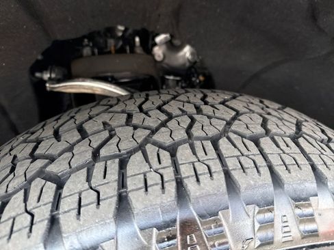 Used 2024 Chevrolet Silverado 1500 LTZ image 35