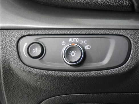 Used 2020 Buick Encore Preferred image 19