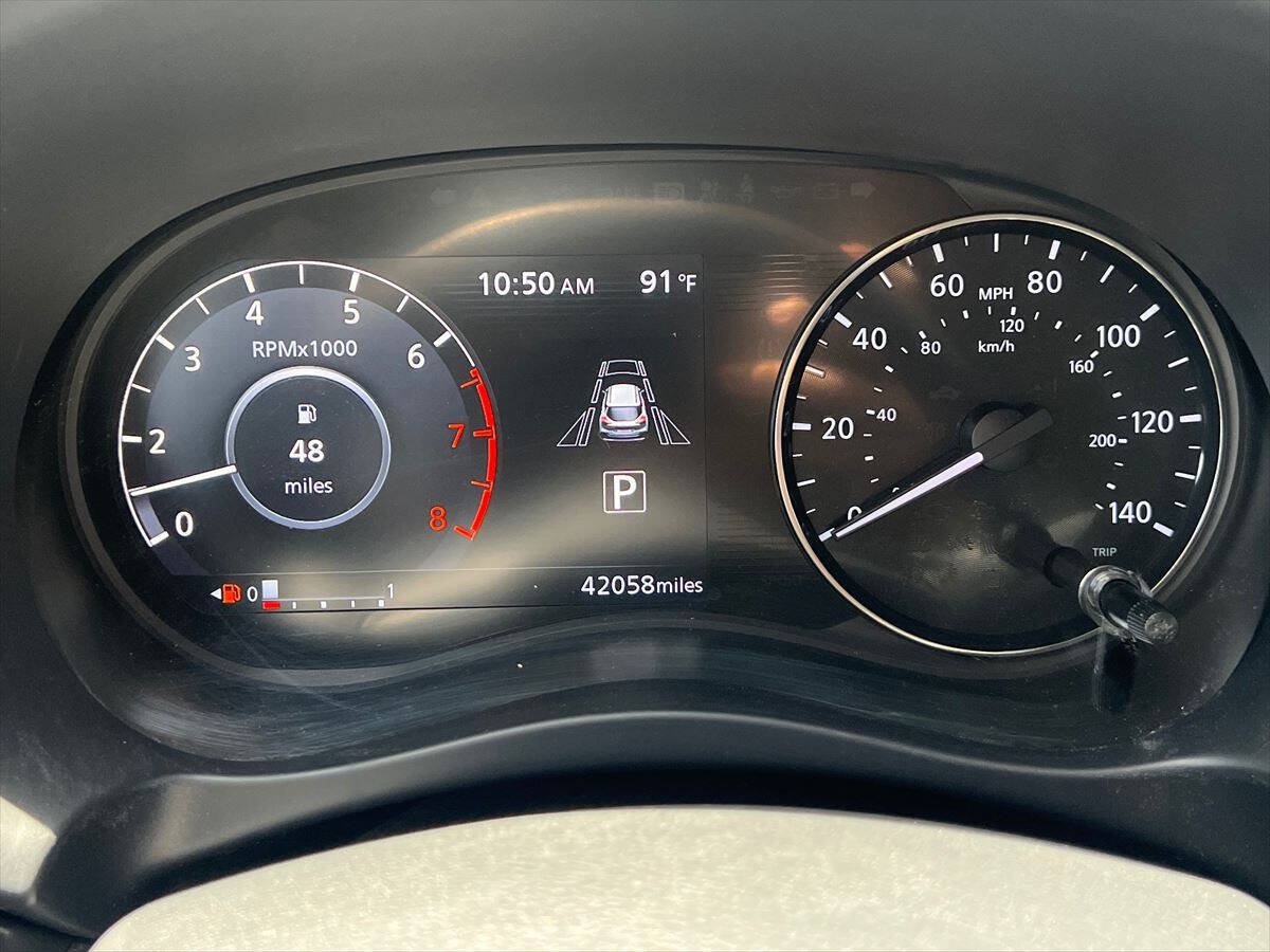 Used 2023 Nissan Kicks SR FWD image 12