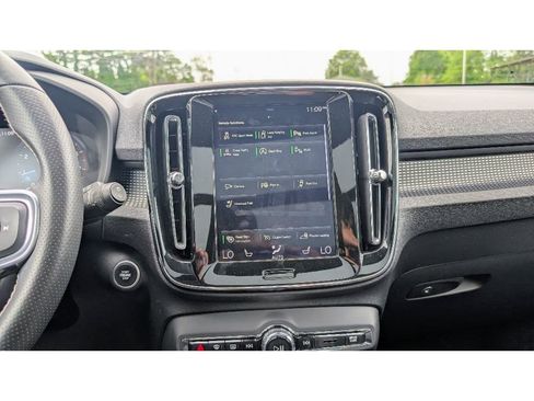 Used 2019 Volvo XC40 T5 R-Design image 22