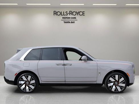 New 2026 Rolls-Royce Cullinan AWD/4WD image 9