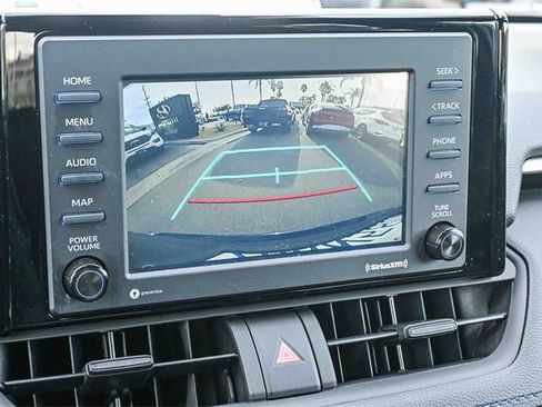 Used 2022 Toyota RAV4 SE image 28