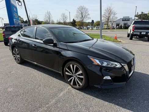 Used 2021 Nissan Altima 2.5 SR w/ SR Premium Package FWD image 4