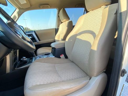 Used 2022 Toyota 4Runner SR5 AWD/4WD image 10