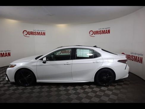 Used 2024 Toyota Camry XSE w/ Navigation Package FWD image 5