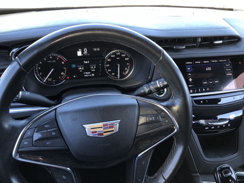 Used 2023 Cadillac XT5 Premium Luxury image 17